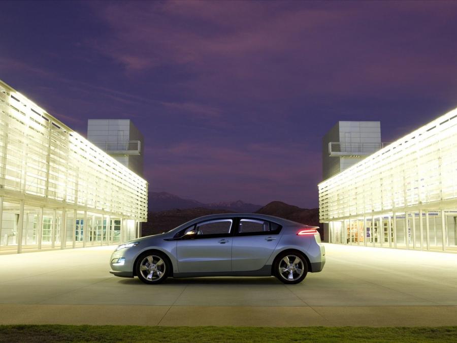  Chevrolet Volt Production Show Car 2011 года  (фото 47 из 55)
